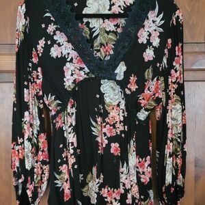 Chic Floral Lace-Trimmed Blouse